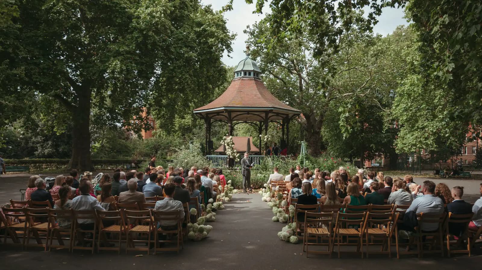 Beautiful wedding location London Park Flowers
