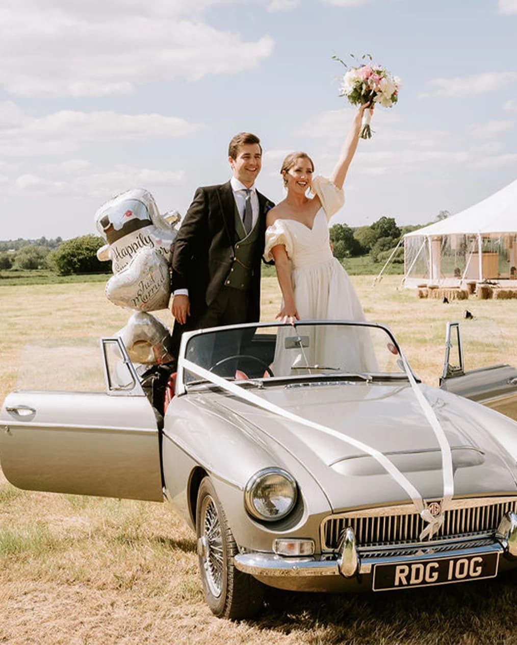 bride and groom wedding vintage car 