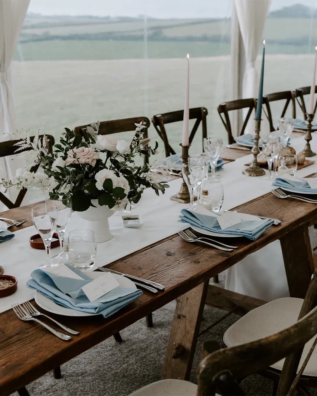 wedding ceremony decorations table arrangement flowers