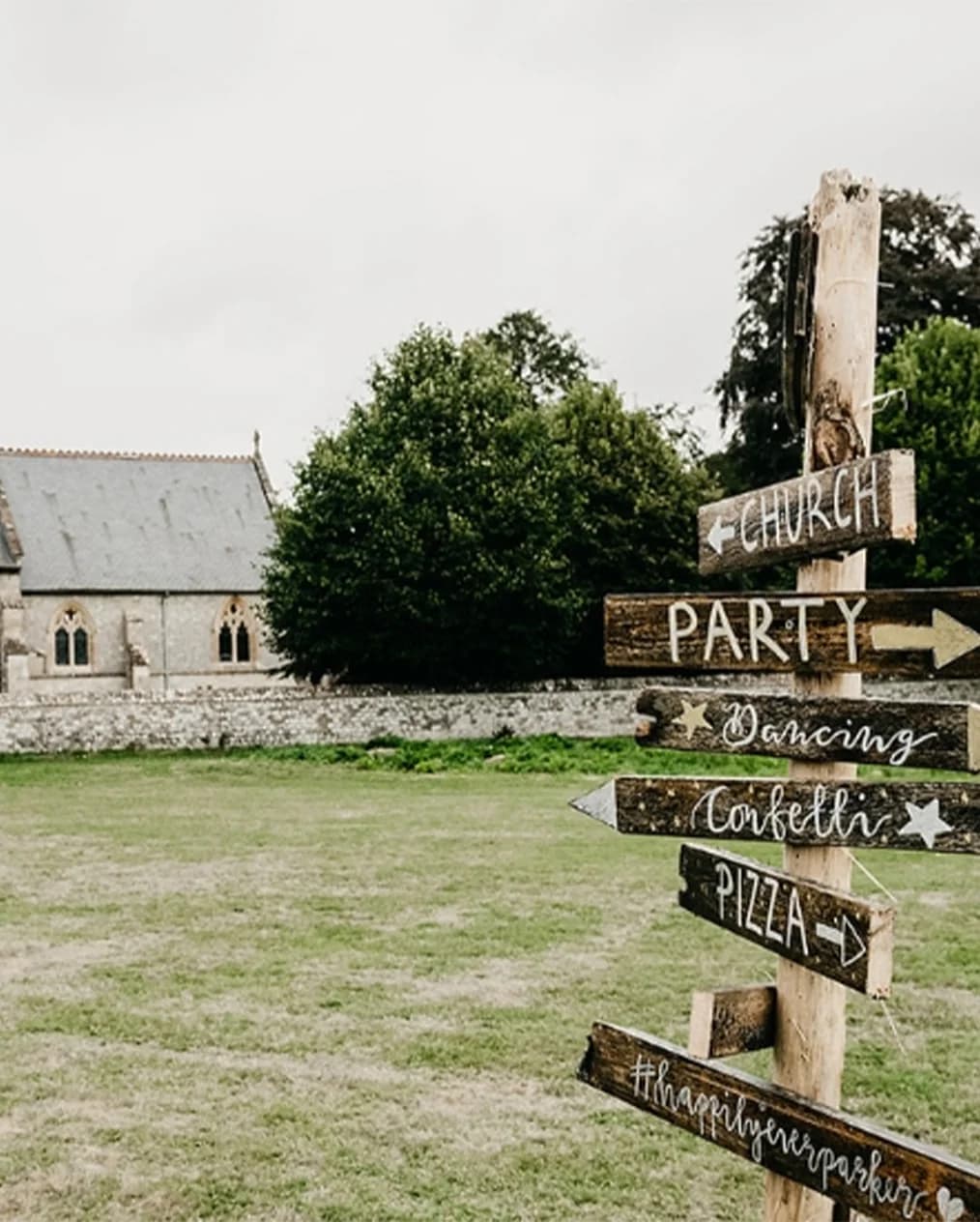 traditional wedding countryside decorations