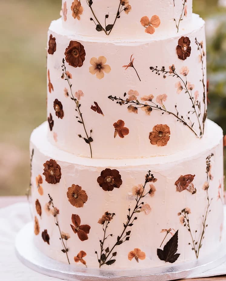 homemade wedding cake sustainable wedding