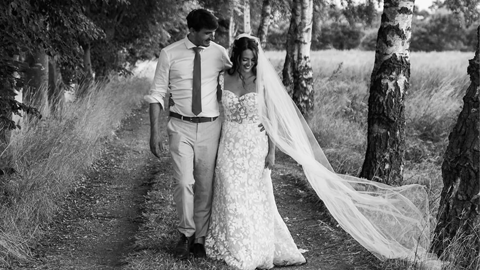 Bride and groom in their countryside wedding 
