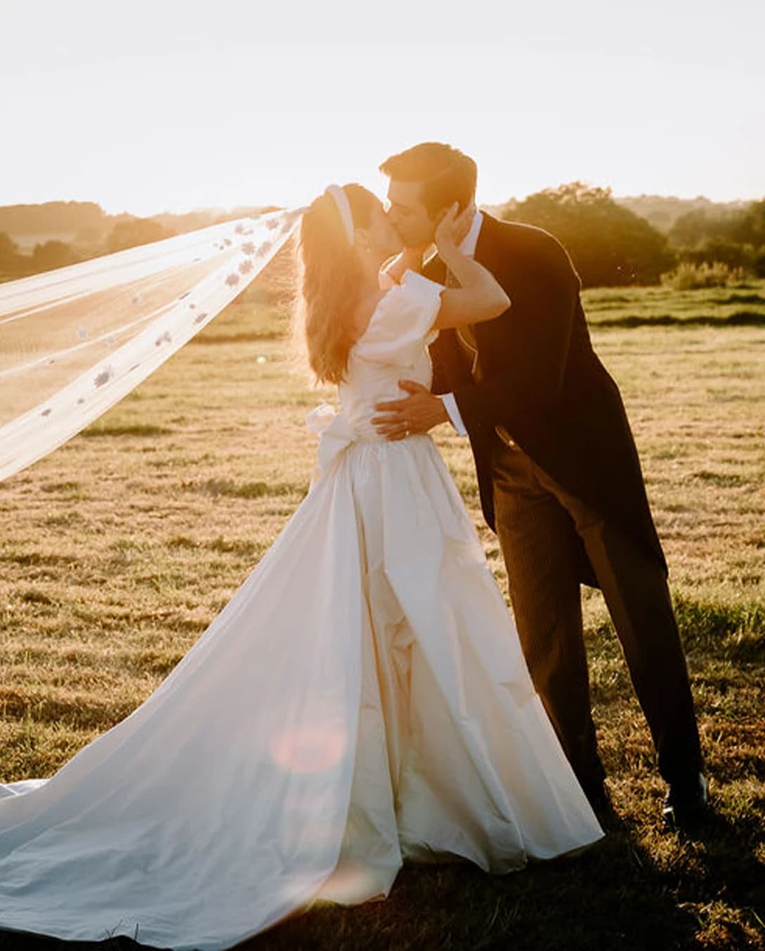 bride and groom kissing beautiful english wedding 