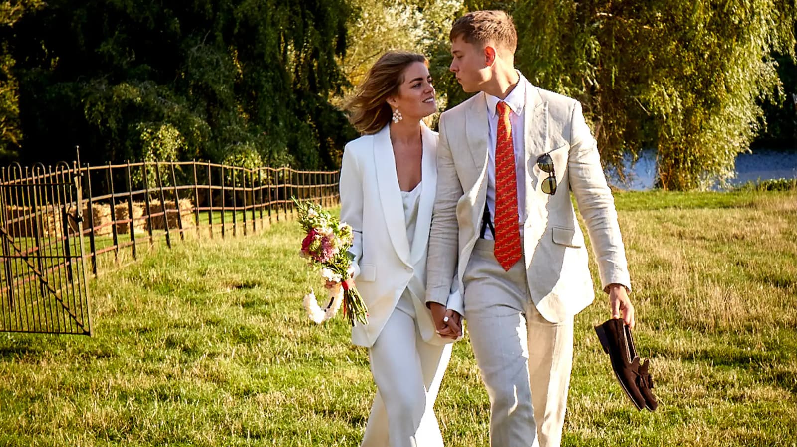 bride and groom traditional english wedding 
