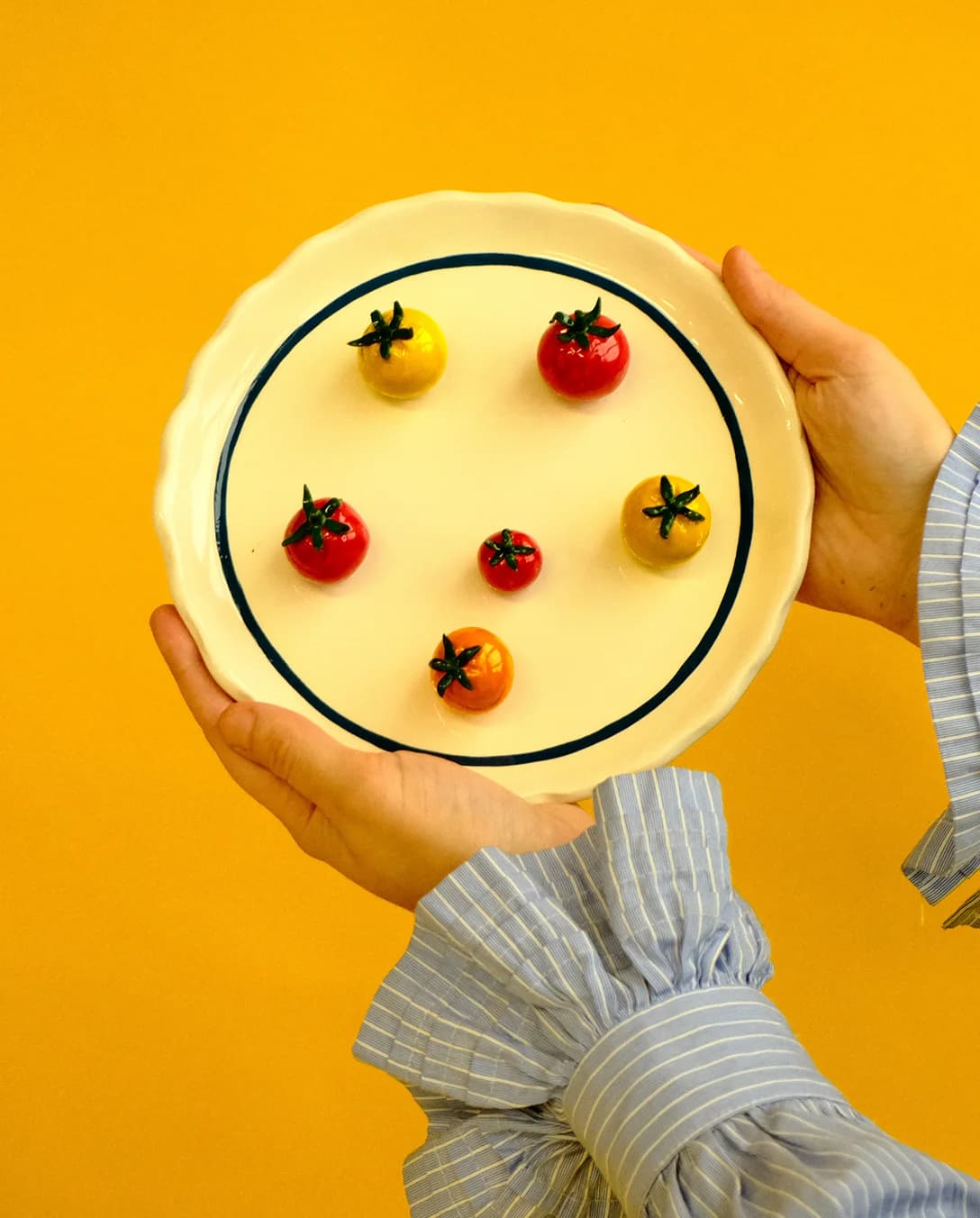 Glassette wedding gift, a serwing tray with ceramic tomatoes