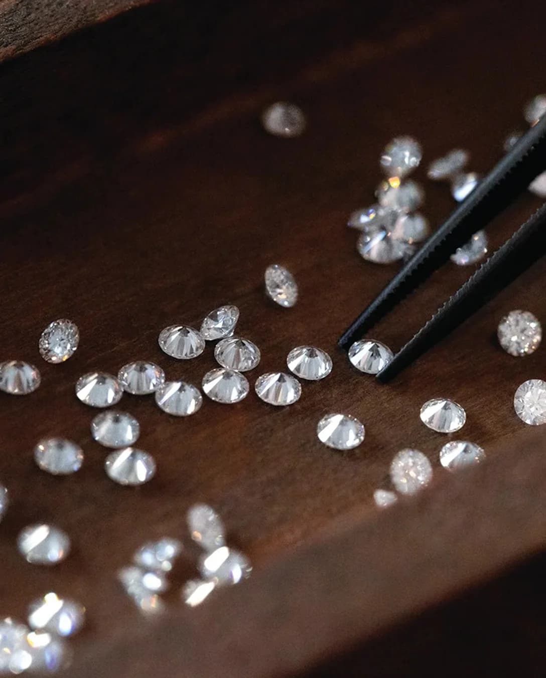 Making of wedding jewellery with diamonds