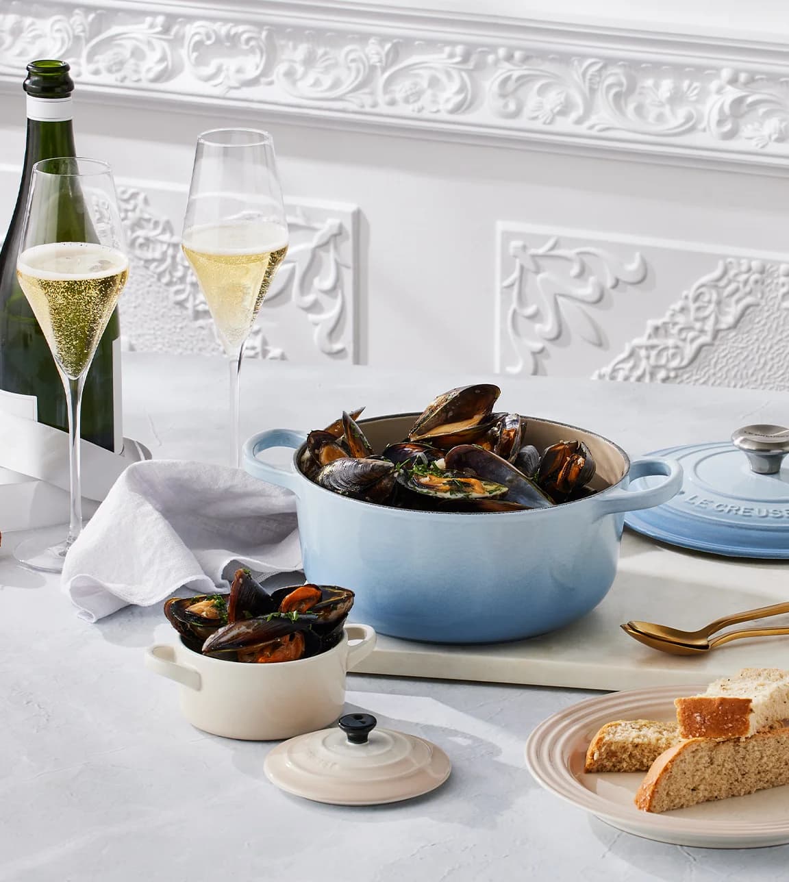 Le Creuset recipe for May featuring garlic moules in Le Creuset round casserole