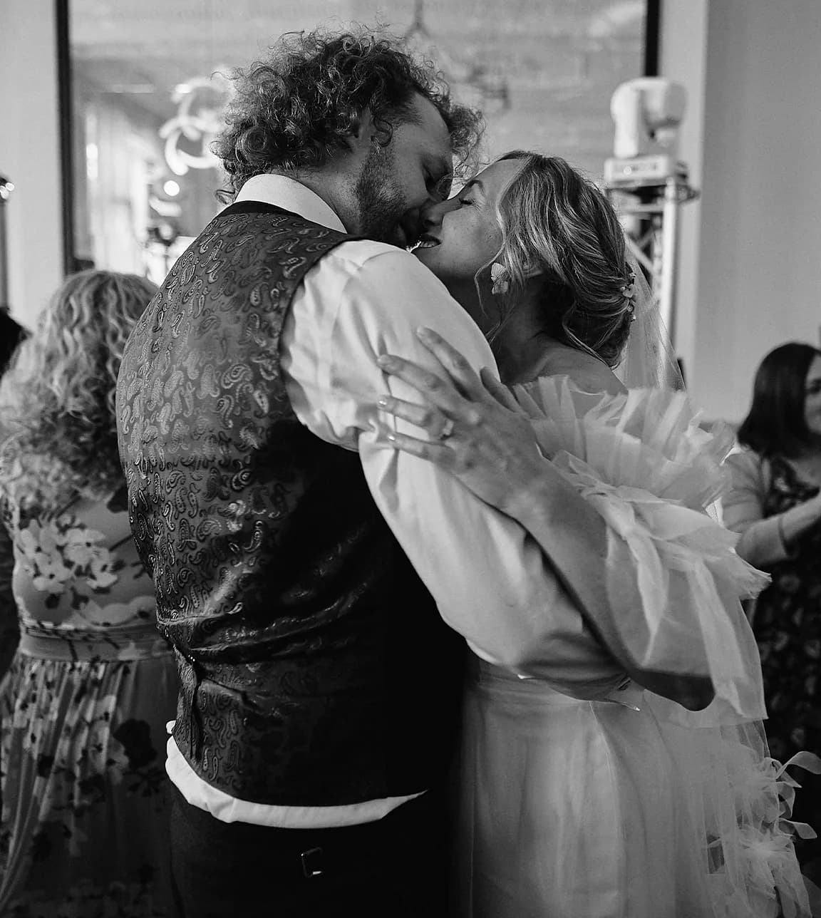 bride and groom dancing music wedding party 