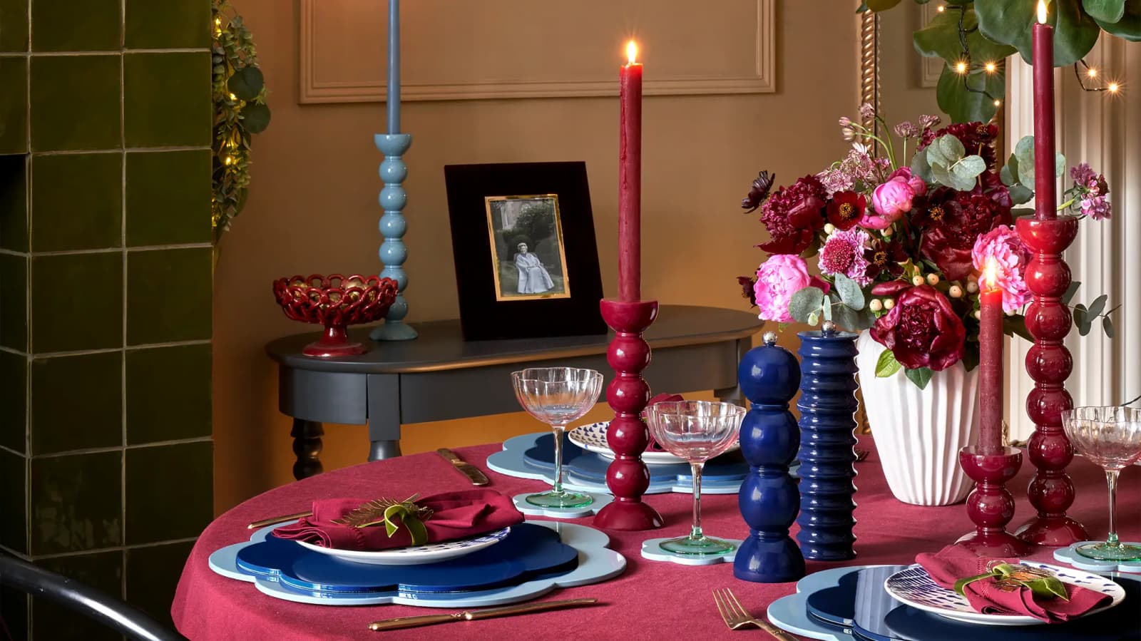 Cosy tablesetting features Addison Ross luxury wedding gifts