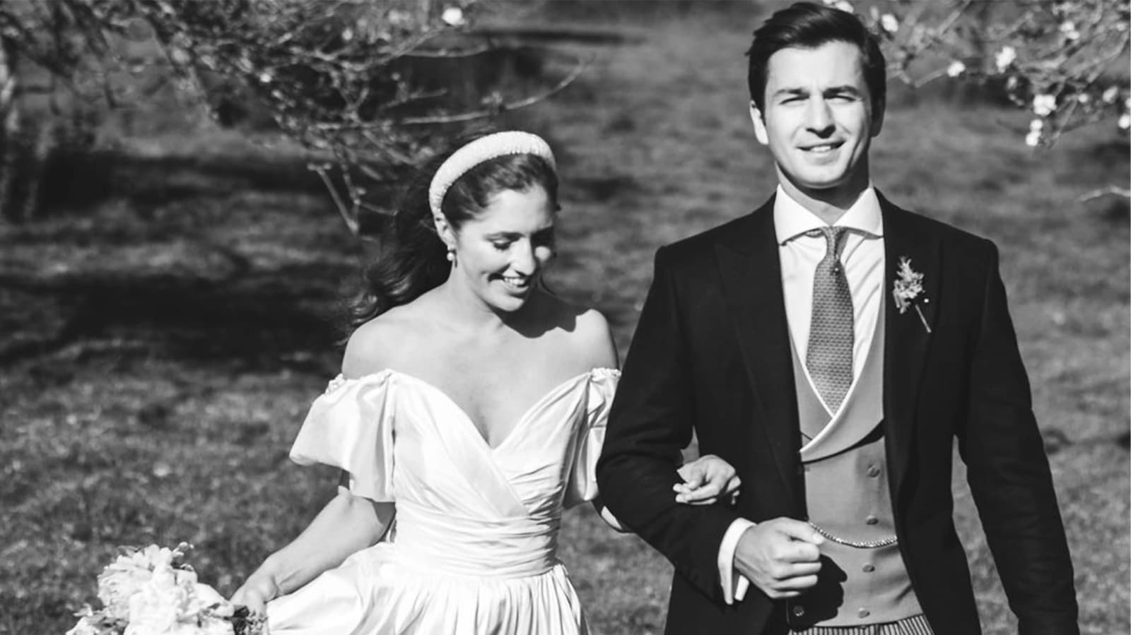 bride and groom countryside english wedding somerset