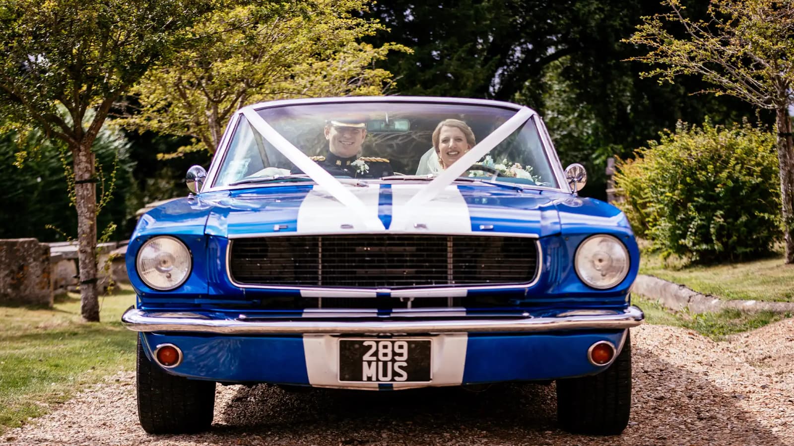 wedding vintage car bride and groom