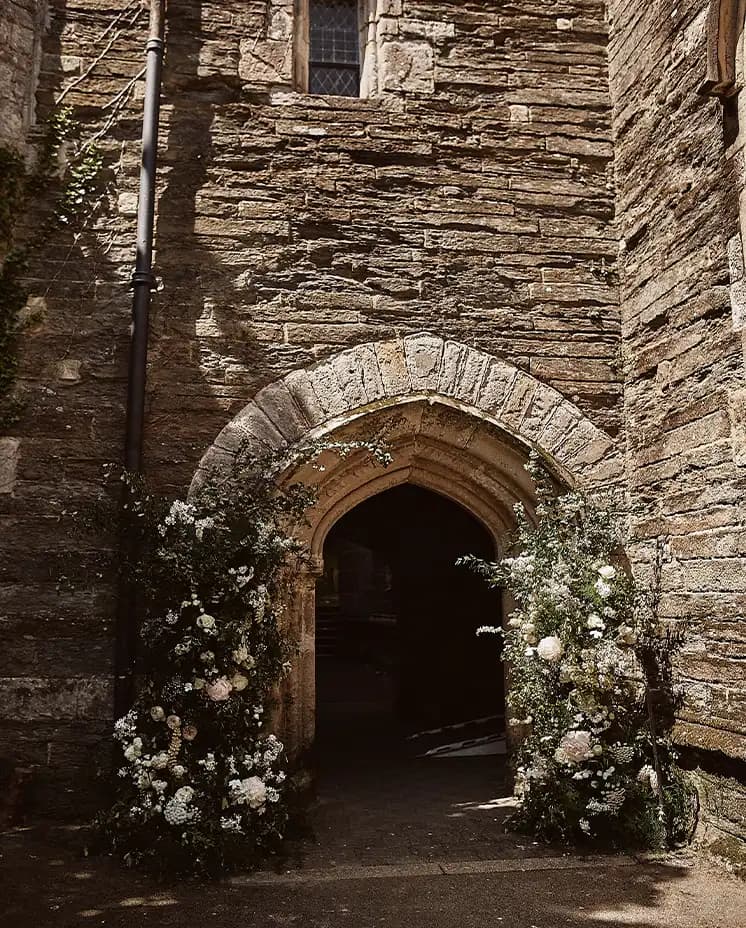 wedding location traditional church florals