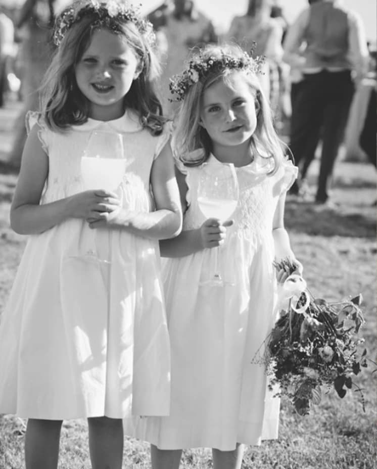 Kids photographed at wedding day 