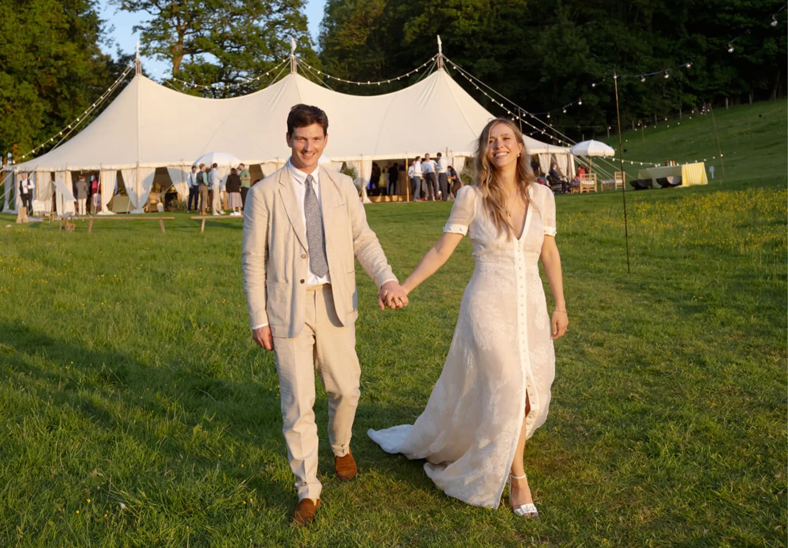 bride and groom Cotswolds countryside wedding