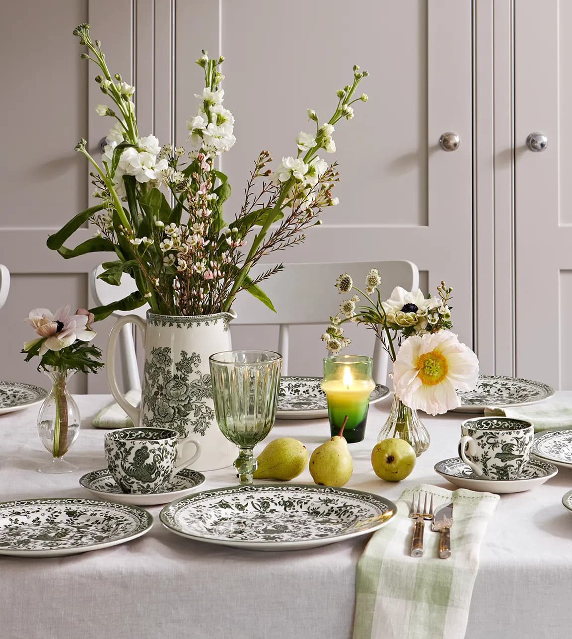 Elegant table setting with green tableware wedding gifts from Burleigh