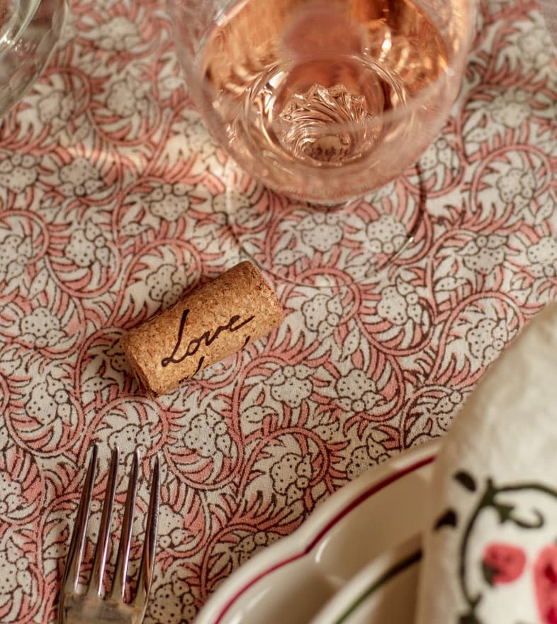 Pink table decor 