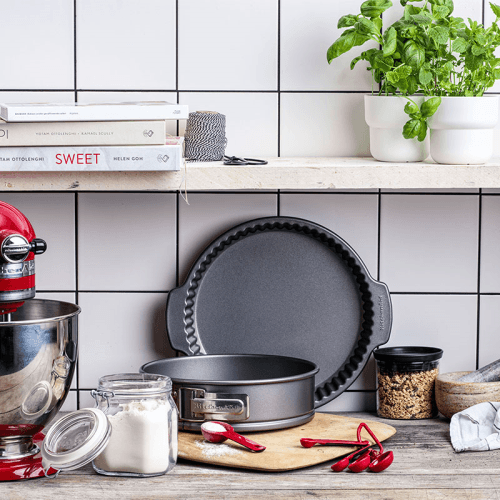 Image showing the Metal Bakeware Springform Pan, 24cm, Grey product.