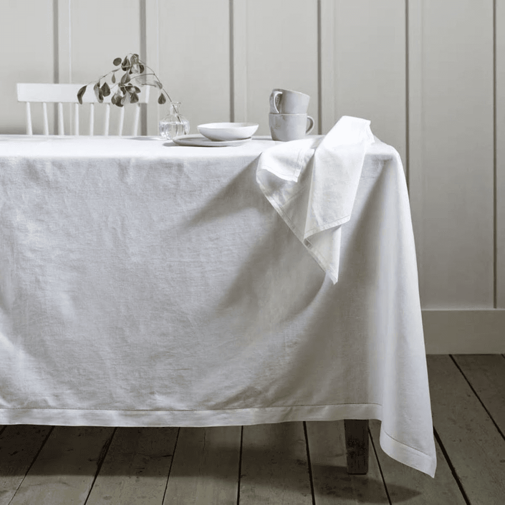 Seville Tablecloth, 140 x 230cm, White