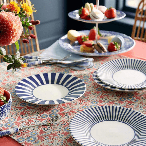 Image showing the Stecatto Set of 4 Side Plates, D18cm, White and Blue product.