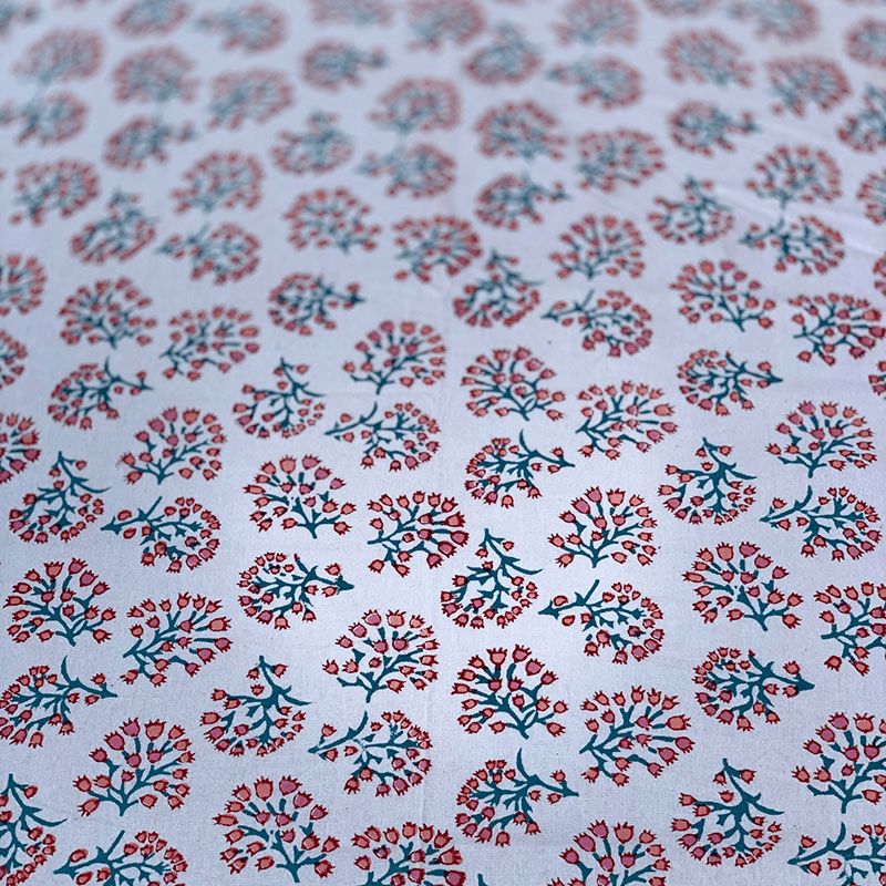 Periwinkle Tablecloth, 150 x 225cm, Pink