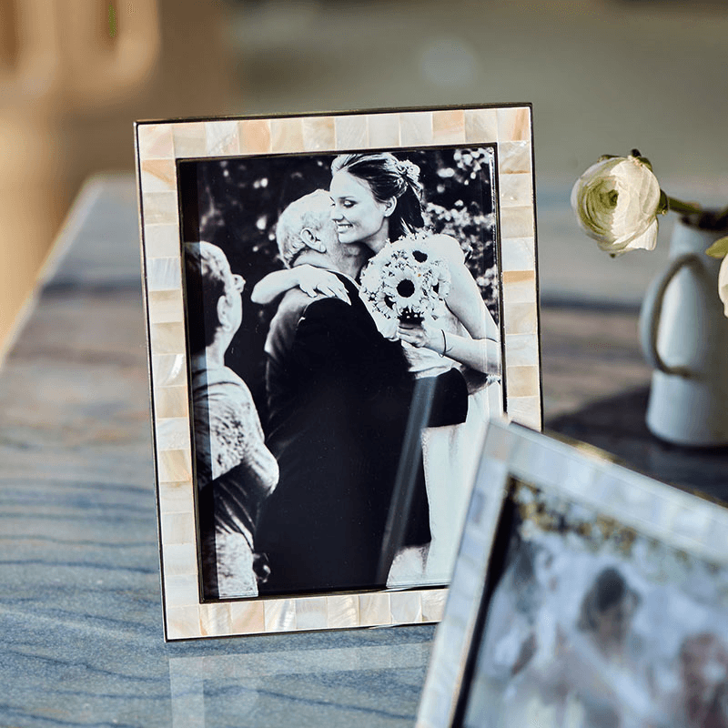 Elegance Photo Frame, 5 x 7", Mother of Pearl