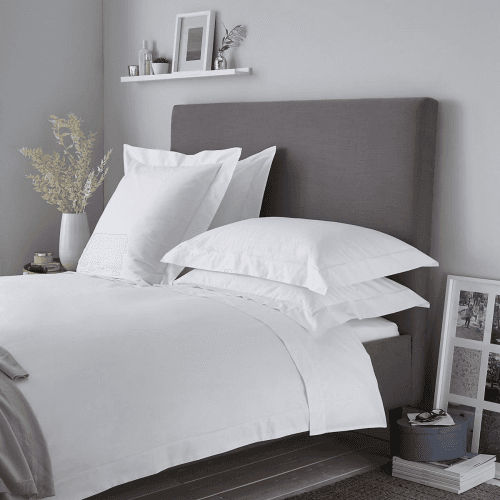 Image showing the Savoy - 400 Thread Count Egyptian Cotton King deep fitted sheet, W150 x L200 x D34cm, White product.