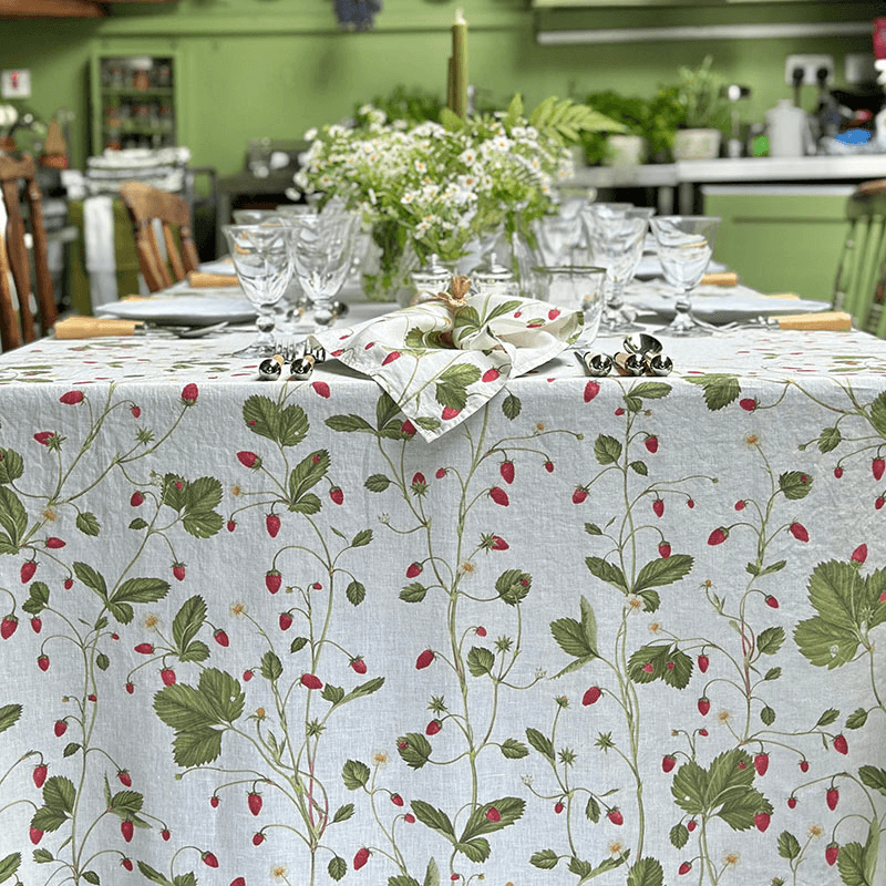 Fraise De Bois Linen Tablecloth, 165 x 300cm, Red