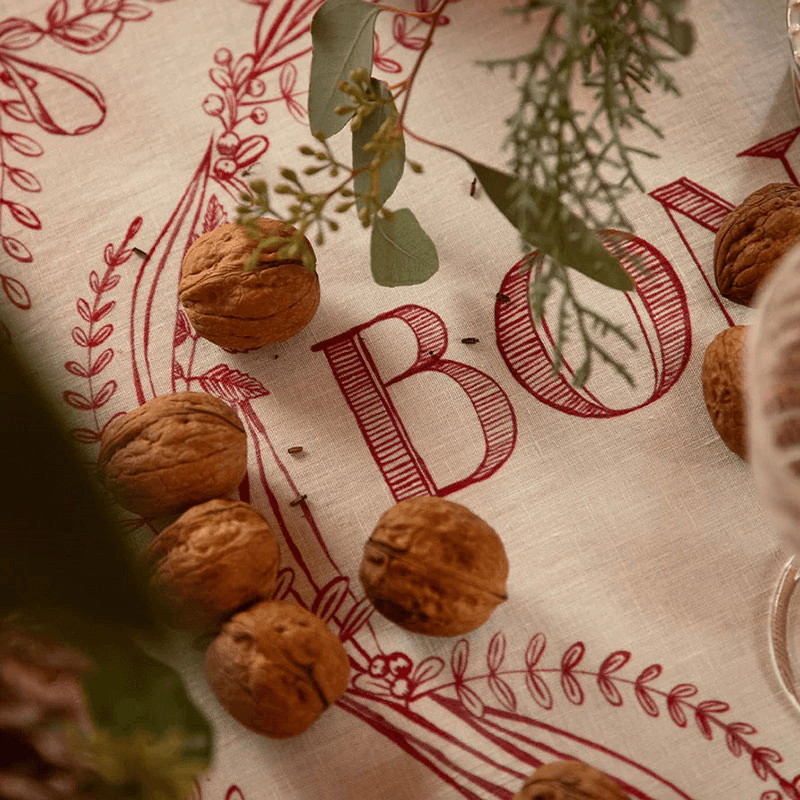 Amour Bonheur Linen Tablecloth, 165 x 300cm, Red
