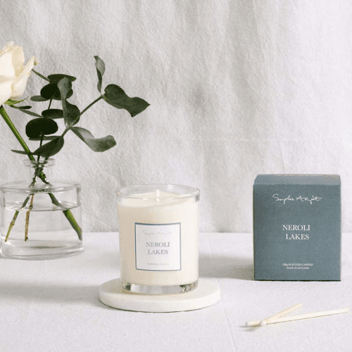 Image showing the Neroli Lakes Candle product.