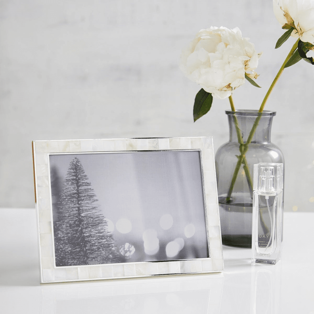 Mother of Pearl Photograph frame, 5 x 7", White