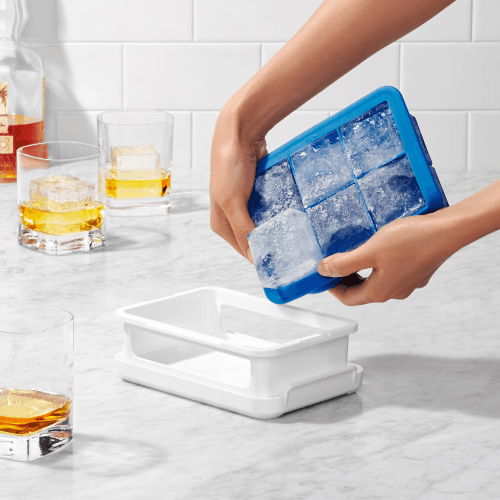 Image showing the Covered silicone ice cube tray - large cubes product.