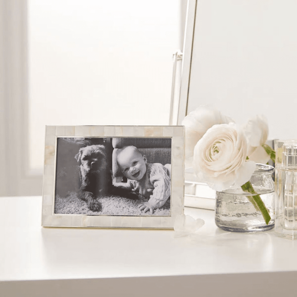 Mother of Pearl Photograph frame, 4 x 6", White