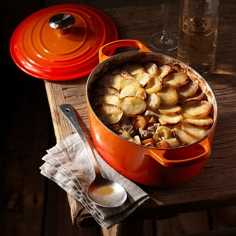 Signature Cast Iron Oval casserole, 29cm - 4.7 litre, Volcanic