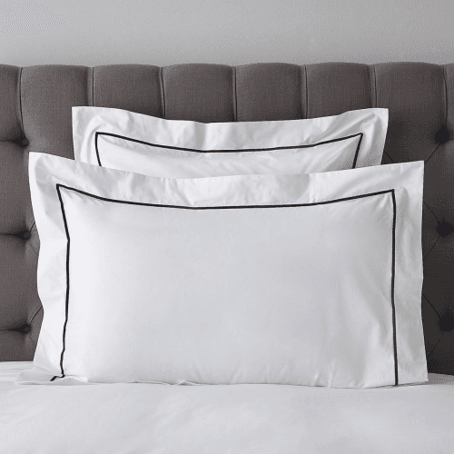Image showing the Savoy - 400 Thread Count Egyptian Cotton Oxford pillowcase, 50 x 75cm, White/Navy product.