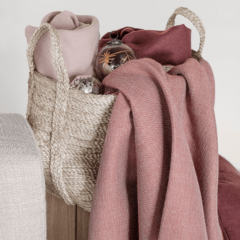 Venice Throw, H190cm x W130cm, White/Rusty Red