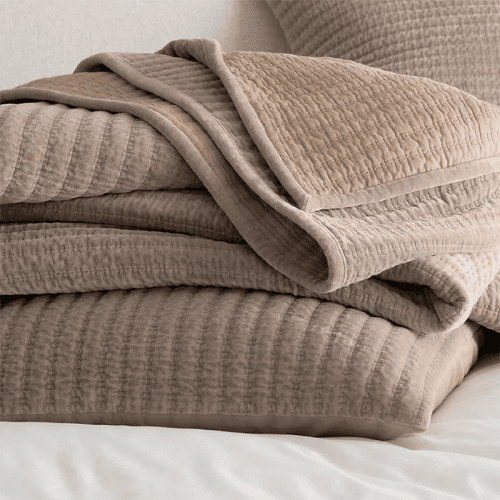 Image showing the Farlow Quilt, King/Super King, Mink product.