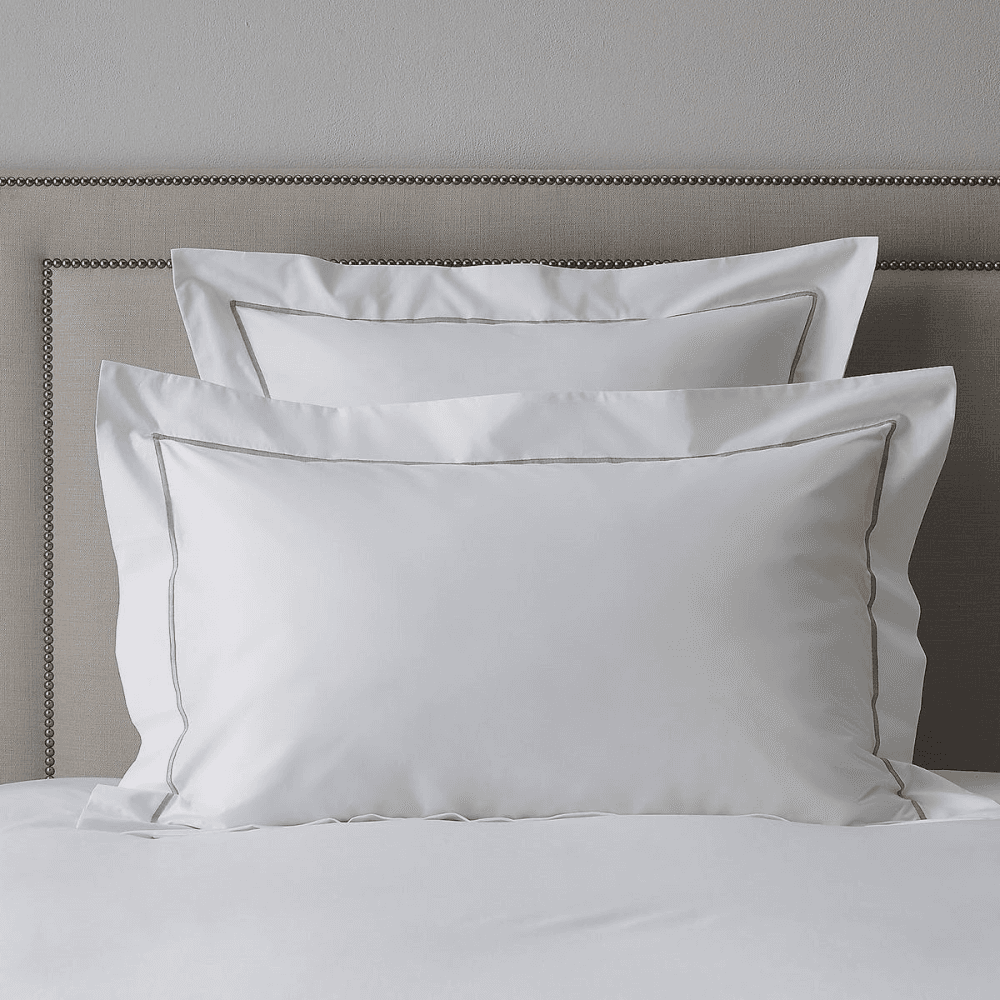 Savoy - 400 Thread Count Egyptian Cotton King duvet cover, W225 x L220cm, White/Silver