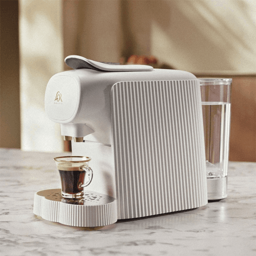 Image showing the Plisse Capsule coffee machine, White product.