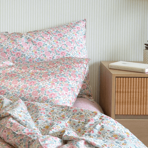 Image showing the Betsy Candy Floss Duvet Set, Super King, Pink product.