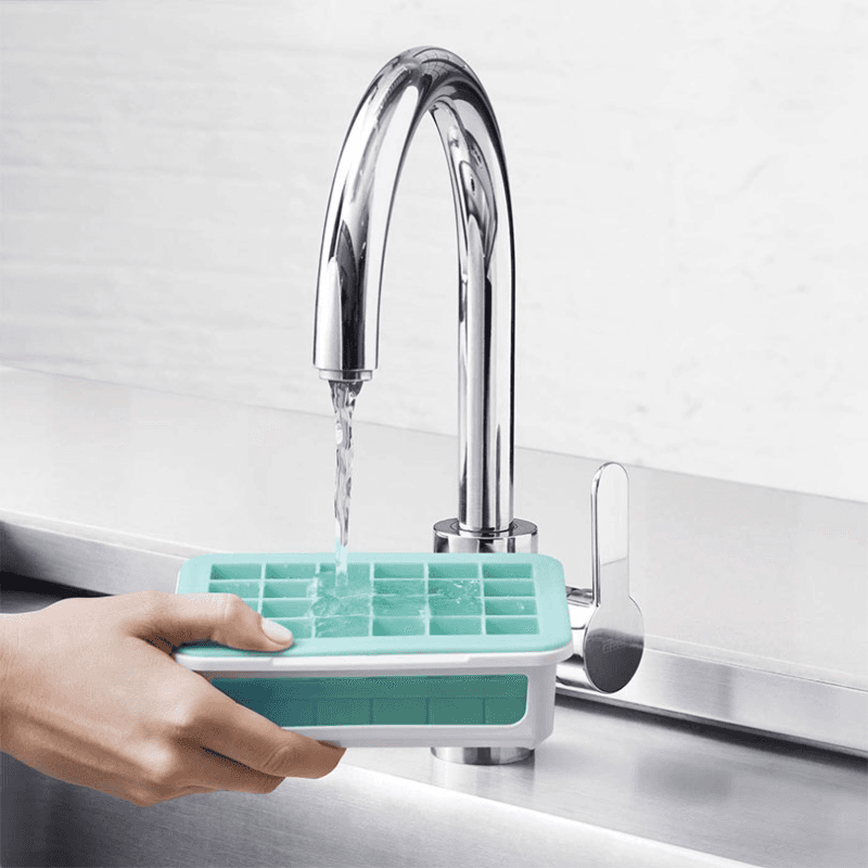 Covered silicone ice cube tray - cocktail cubes