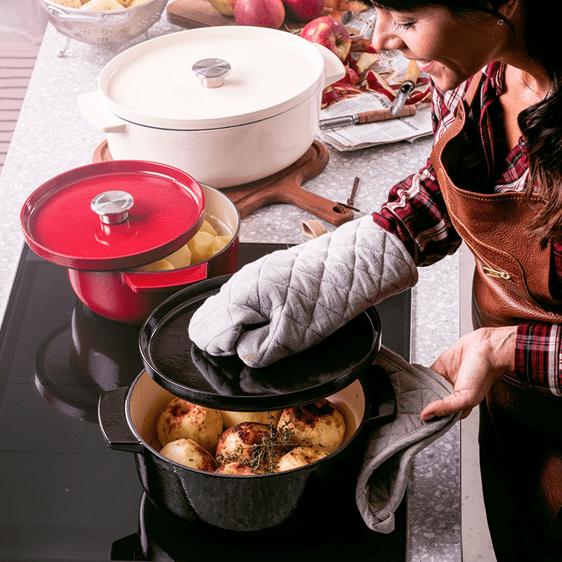 Cast Iron Oval Non-stick Casserole Dish with Lid, 30cm, Almond Cream