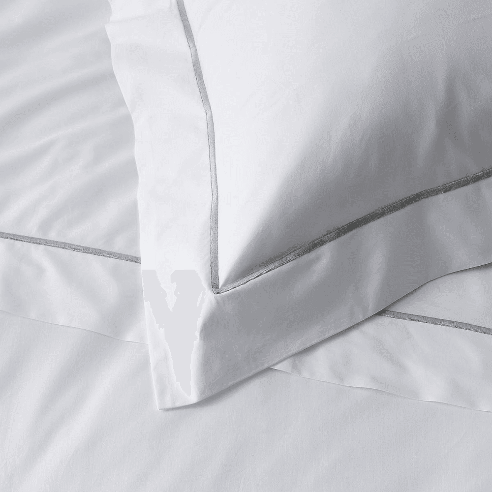 Savoy - 400 Thread Count Egyptian Cotton King duvet cover, W225 x L220cm, White/Silver