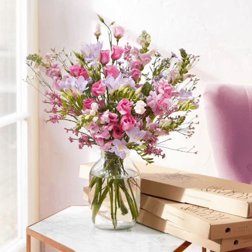 Image showing the Lux Letterbox flower subscription, 3 months product.