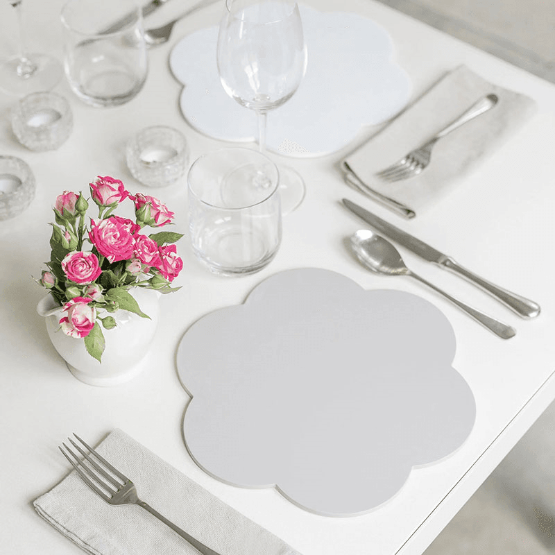 Lacquered Scallop Set of 4 Placemats, D33cm, Chiffon