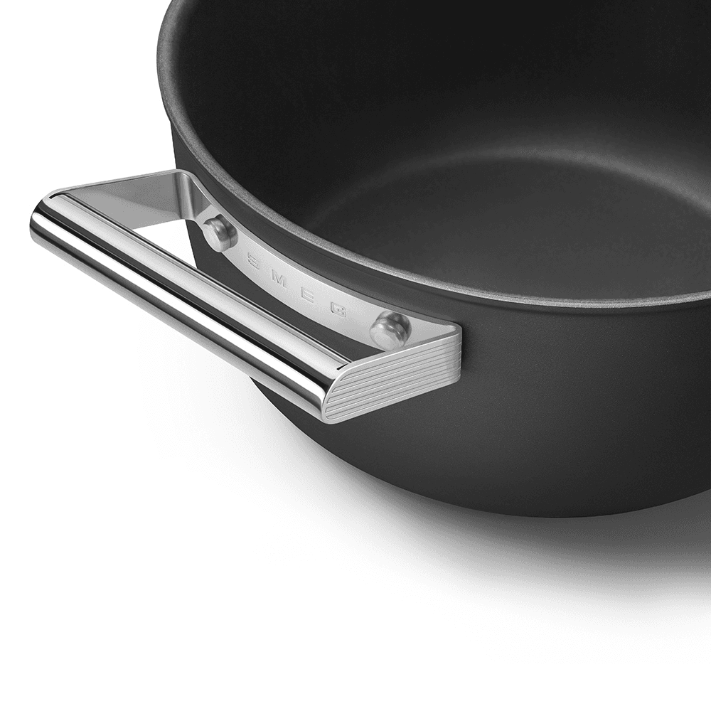 Retro 50's Style Non-Stick Casserole Dish, 26cm, Black