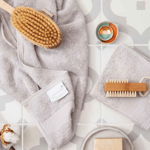 Image showing the Organic 600gsm Set of 2 Face Towels, Grey product.