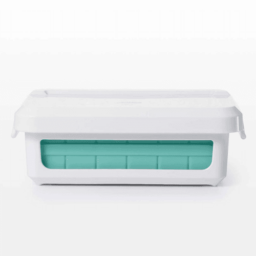 Image showing the Covered silicone ice cube tray - cocktail cubes product.