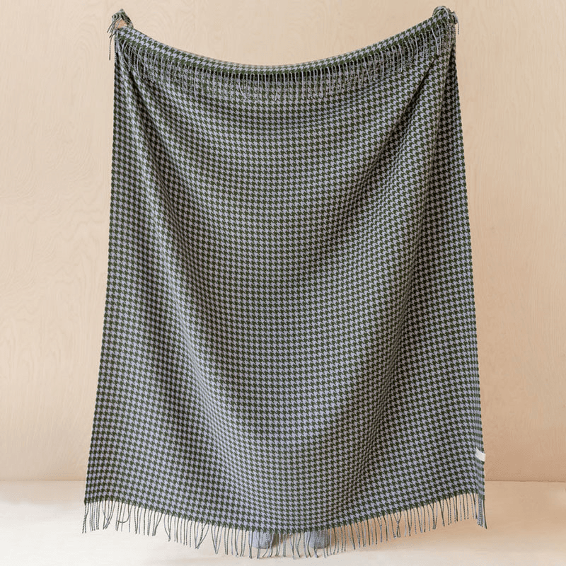 Lambswool Blanket, 150 x 200cm, Olive Houndstooth