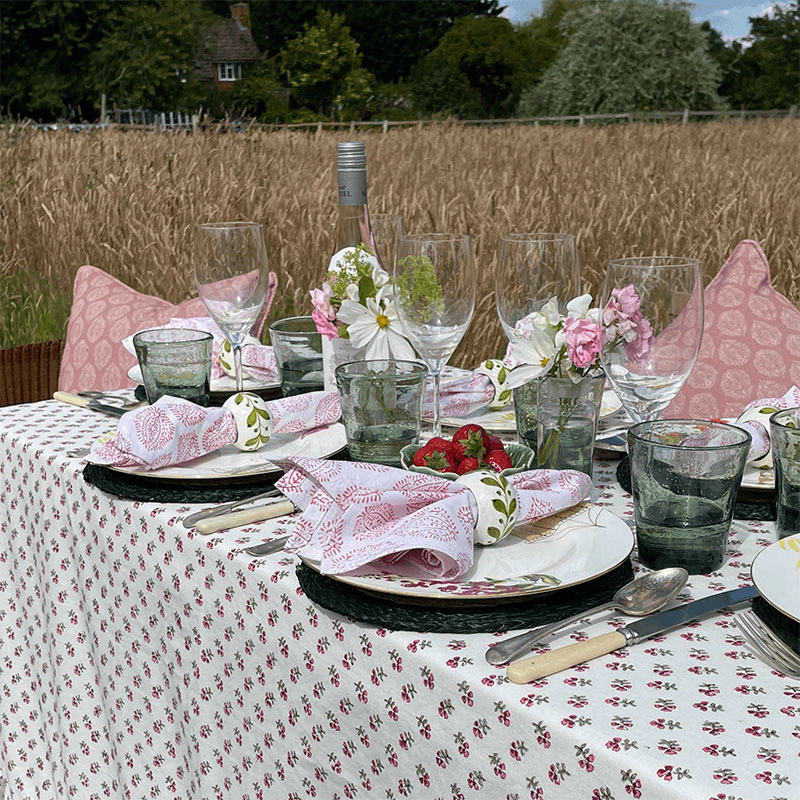 Ditsy Tablecloth, 150 x 300cm, Pink