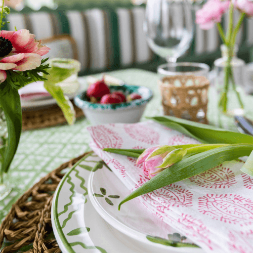 Image showing the Leaf Set of 4 Napkins, 45 x 45cm, Pink product.